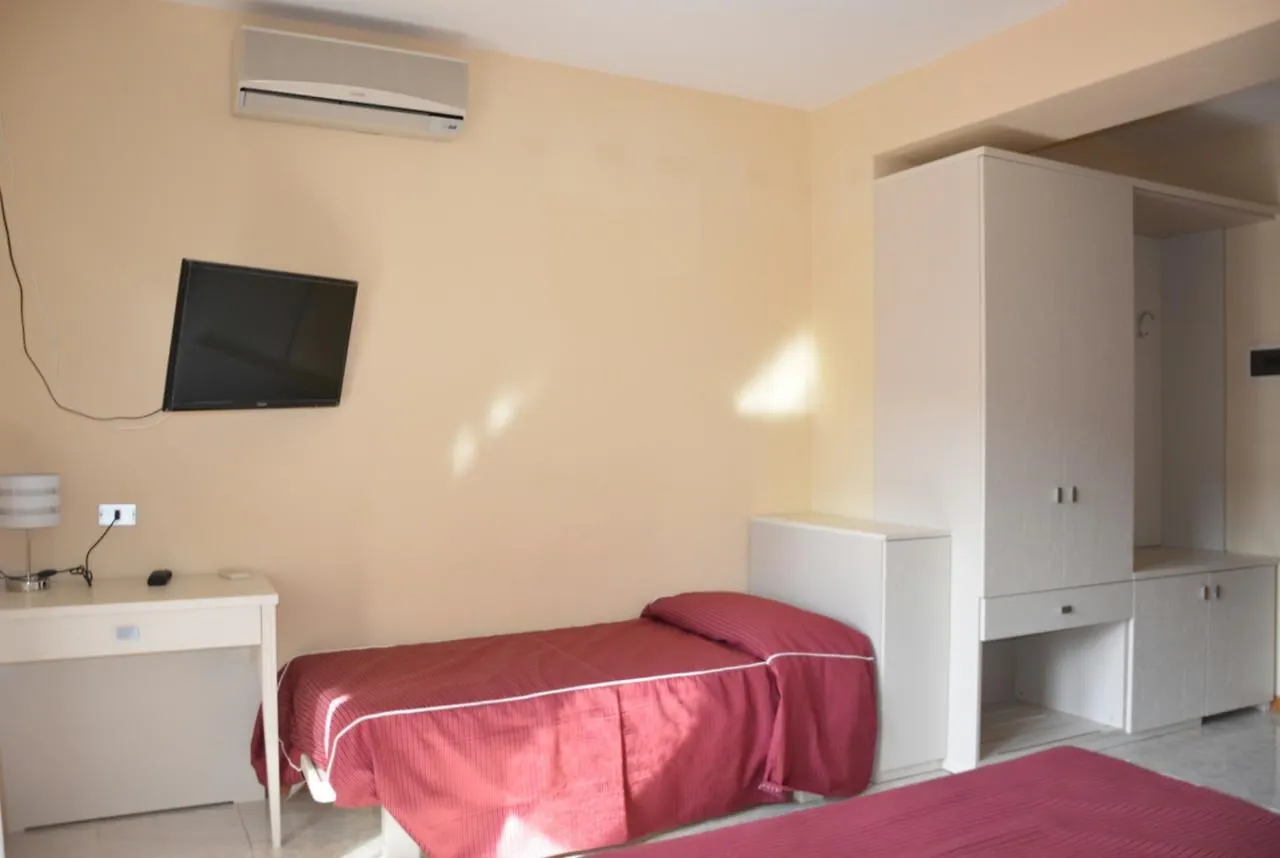 Hotel Giotto Garda   Garda (Verona)