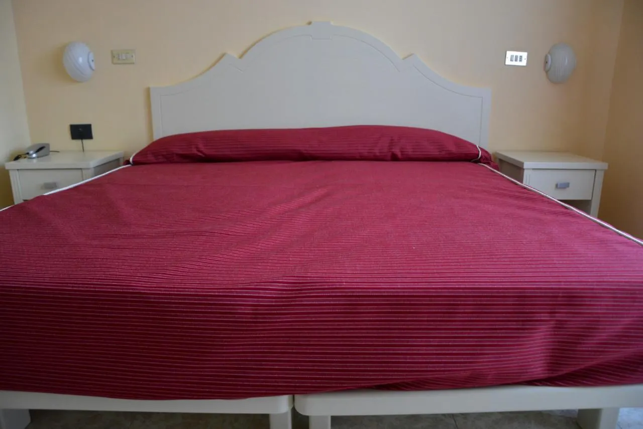 Hotel Giotto Garda  Garda (Verona)